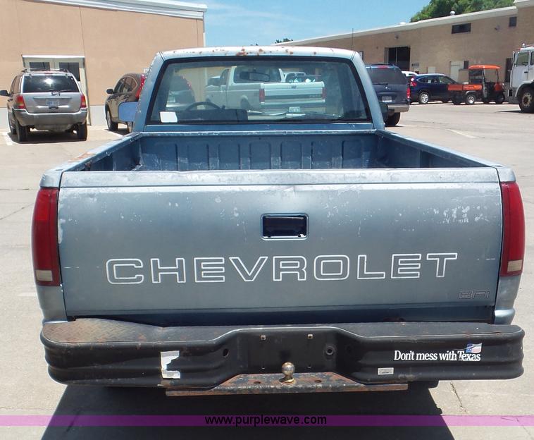 image for item L2050 1988 Chevrolet 1500 pickup truck