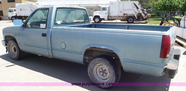 image for item L2050 1988 Chevrolet 1500 pickup truck
