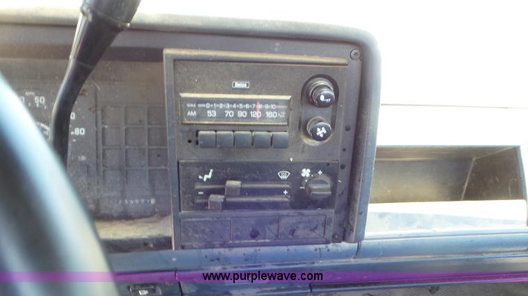 image for item L2050 1988 Chevrolet 1500 pickup truck