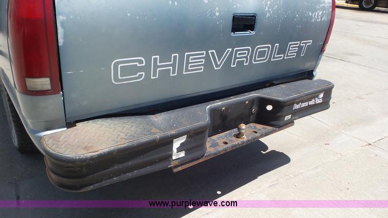 image for item L2050 1988 Chevrolet 1500 pickup truck