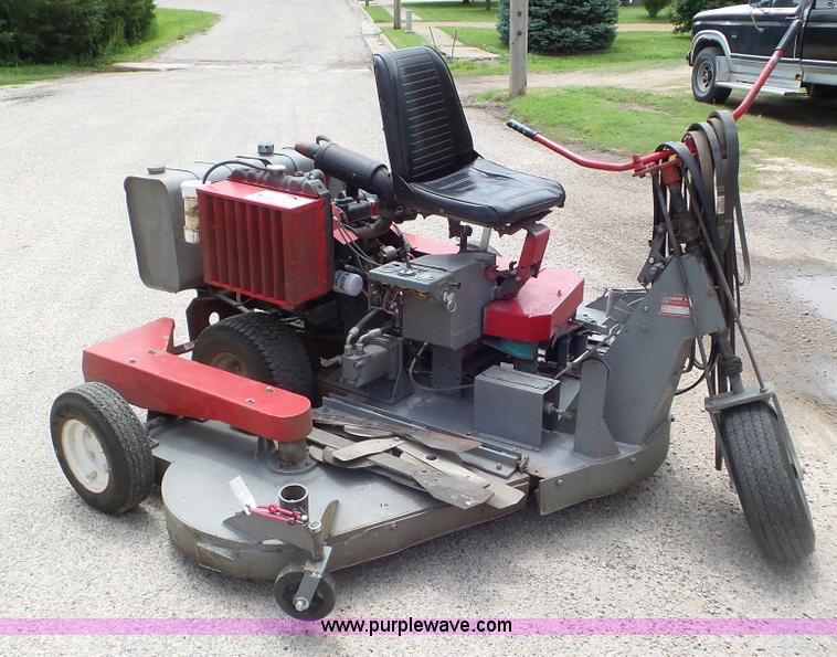 image for item L2064 1993 Heckendorn 88906 lawn mower