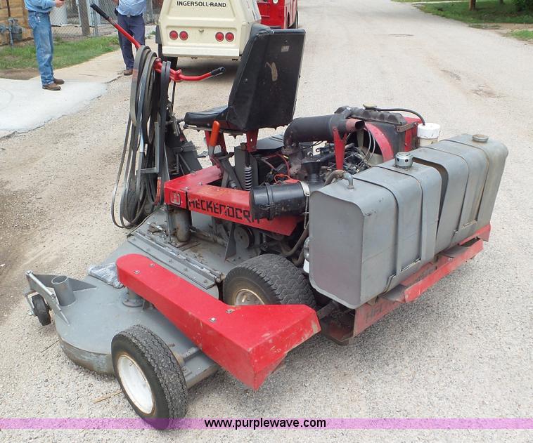 image for item L2064 1993 Heckendorn 88906 lawn mower