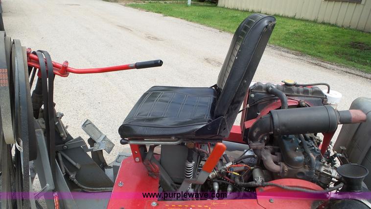 image for item L2064 1993 Heckendorn 88906 lawn mower