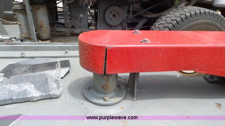 image for item L2064 1993 Heckendorn 88906 lawn mower