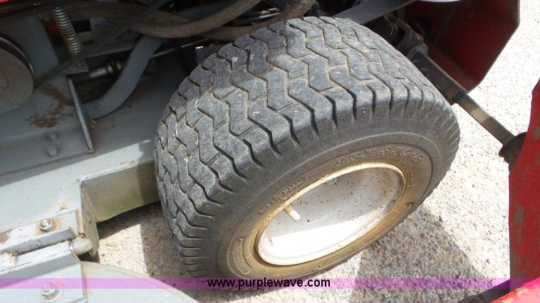 image for item L2064 1993 Heckendorn 88906 lawn mower