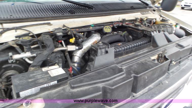 image for item L2084 2006 Ford E450 ambulance