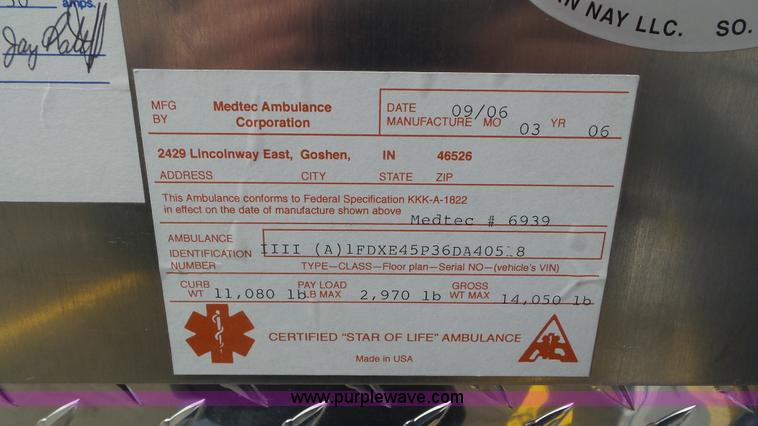 image for item L2084 2006 Ford E450 ambulance