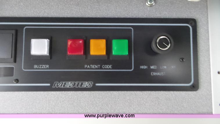 image for item L2084 2006 Ford E450 ambulance