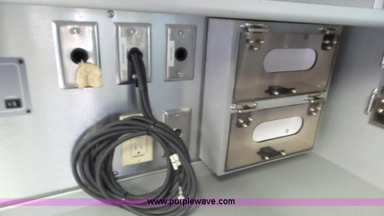 image for item L2084 2006 Ford E450 ambulance