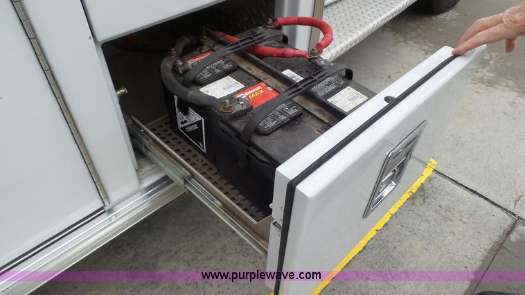 image for item L2084 2006 Ford E450 ambulance