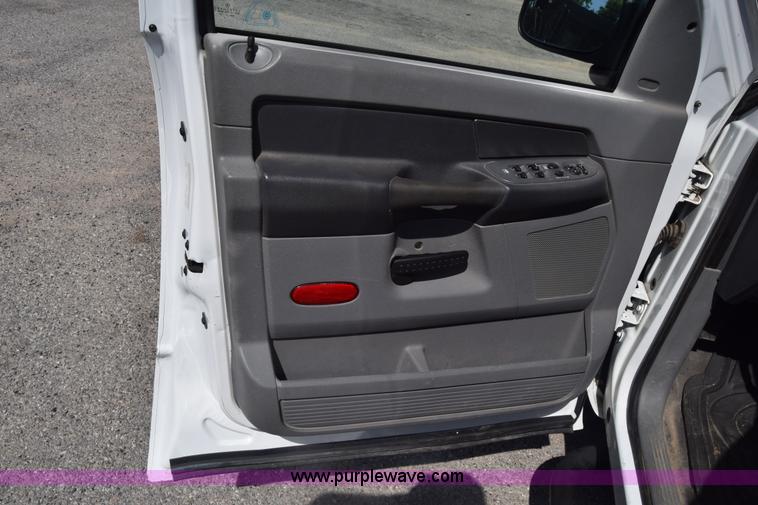image for item L3834 2007 Dodge Ram 1500 Quad Cab pickup truck