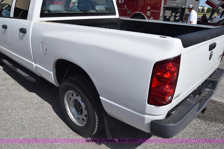 image for item L3834 2007 Dodge Ram 1500 Quad Cab pickup truck