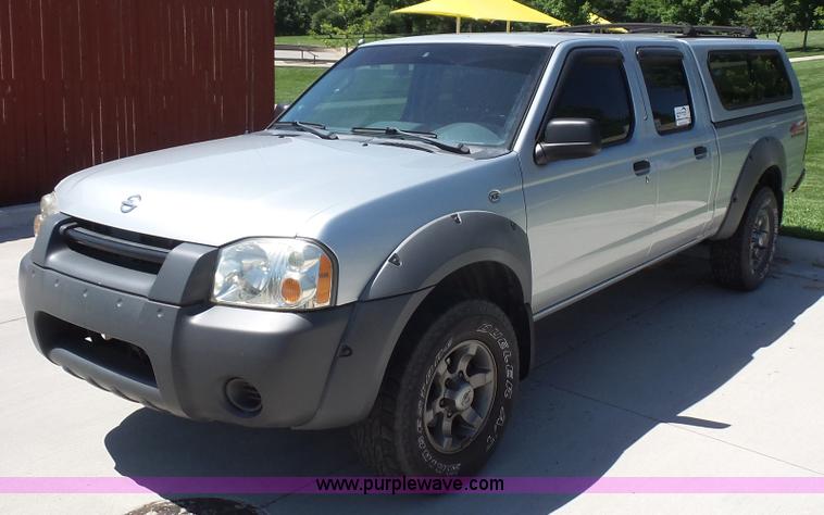 image for item L4797 2002 Nissan Frontier SE Crew Cab pickup truck