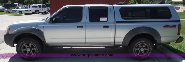 image for item L4797 2002 Nissan Frontier SE Crew Cab pickup truck