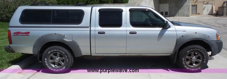image for item L4797 2002 Nissan Frontier SE Crew Cab pickup truck
