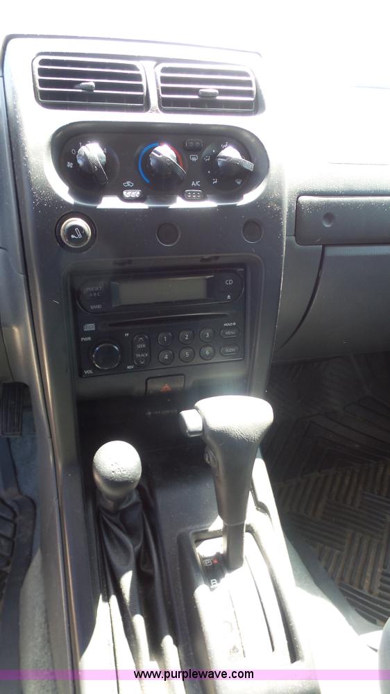 image for item L4797 2002 Nissan Frontier SE Crew Cab pickup truck