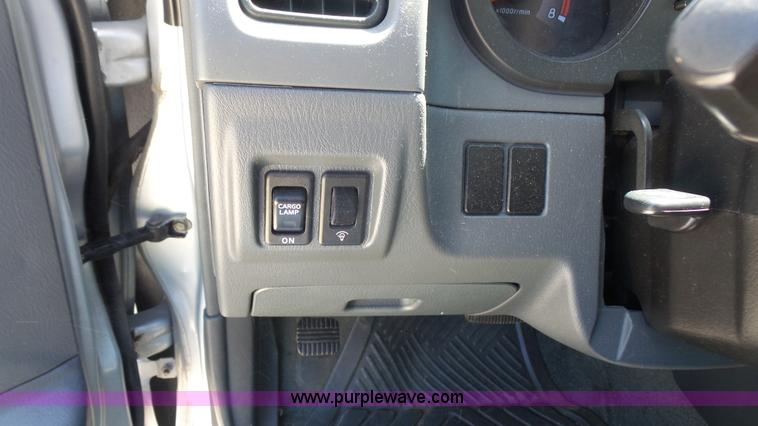 image for item L4797 2002 Nissan Frontier SE Crew Cab pickup truck