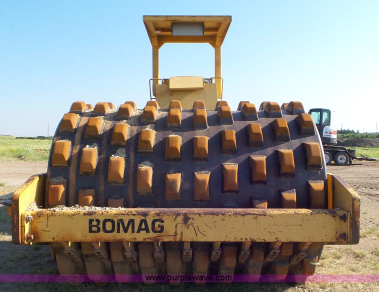 image for item L5258 Bomag BW210PD single drum roller