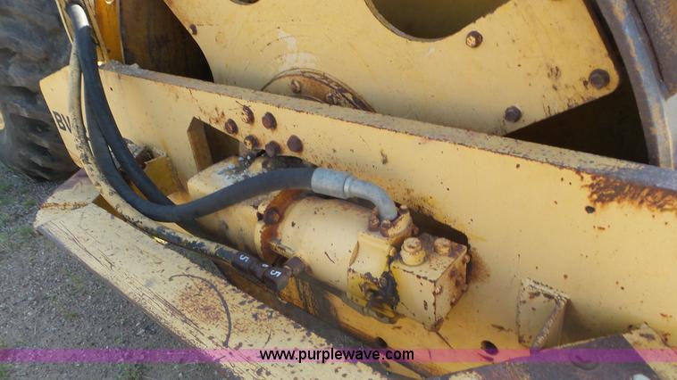image for item L5258 Bomag BW210PD single drum roller