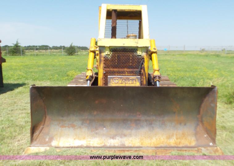 image for item L5260 1966 Caterpillar D6C dozer