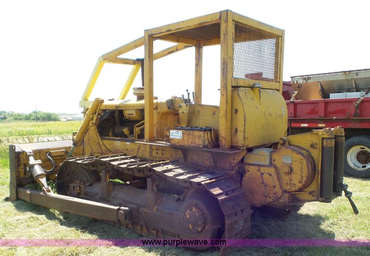 image for item L5260 1966 Caterpillar D6C dozer
