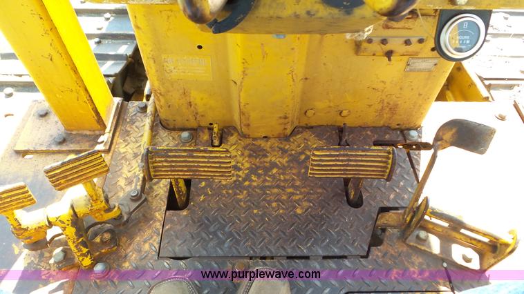 image for item L5260 1966 Caterpillar D6C dozer
