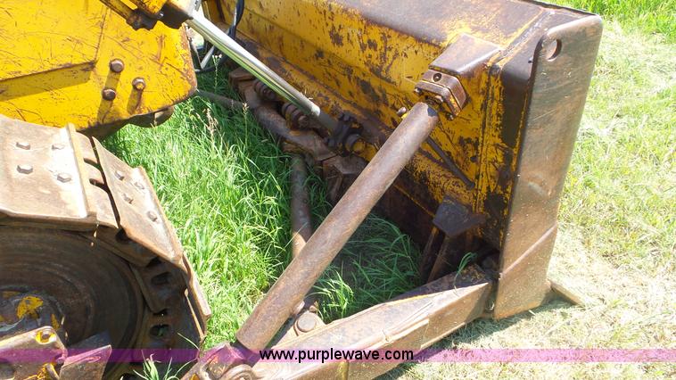 image for item L5260 1966 Caterpillar D6C dozer