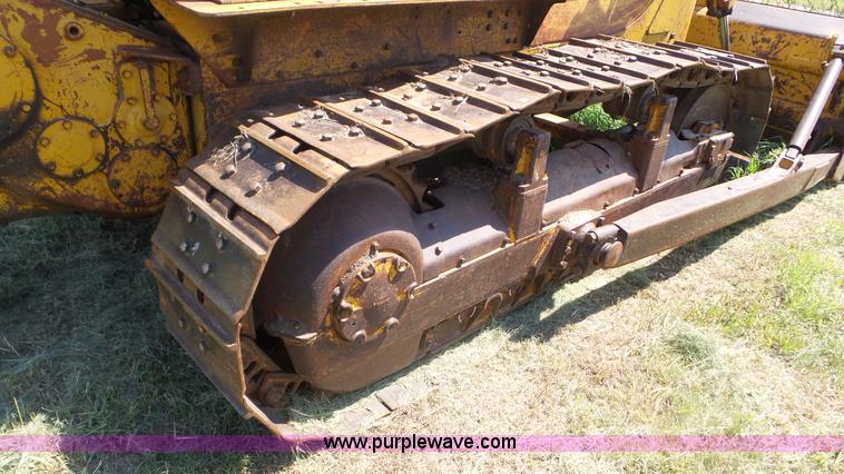 image for item L5260 1966 Caterpillar D6C dozer