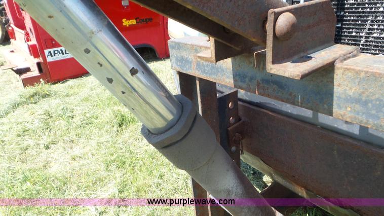 image for item L5261 2003 International 4200 dump truck