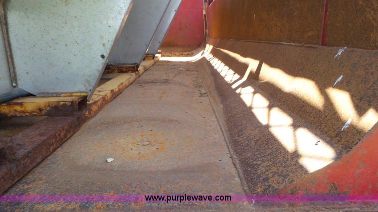 image for item L5261 2003 International 4200 dump truck