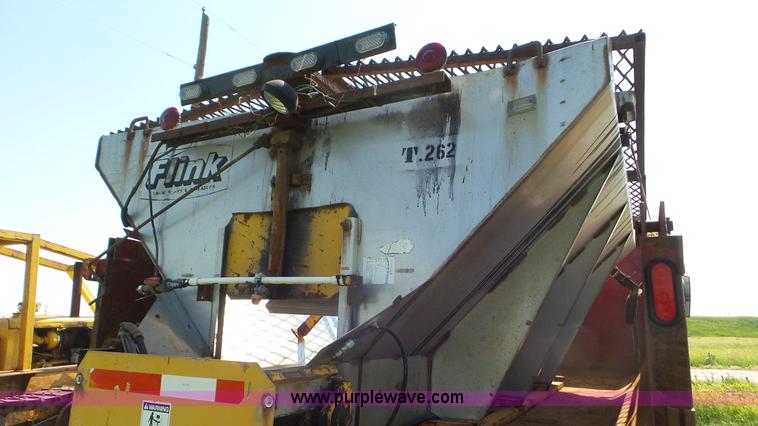 image for item L5261 2003 International 4200 dump truck