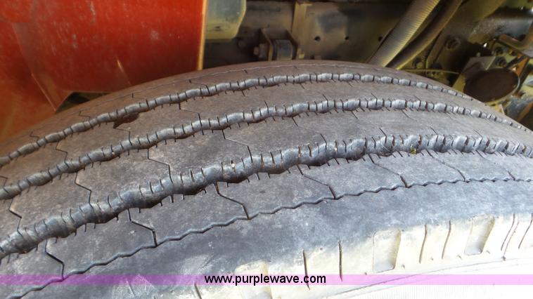 image for item L5261 2003 International 4200 dump truck