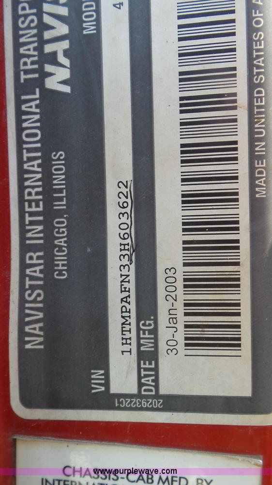 image for item L5261 2003 International 4200 dump truck