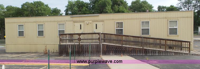 image for item L5276 2009 C&B mobile office trailer