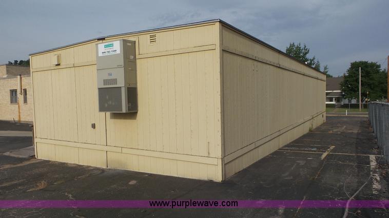 image for item L5276 2009 C&B mobile office trailer