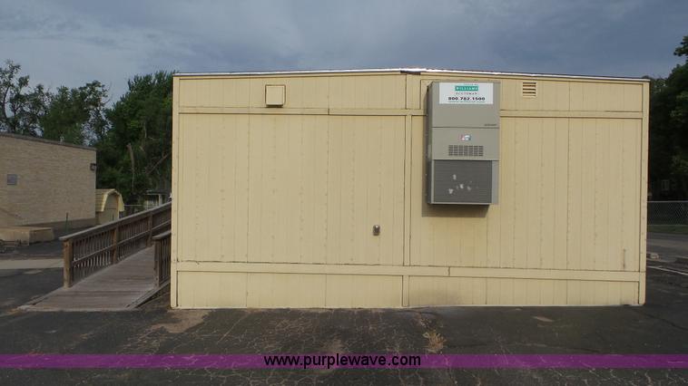 image for item L5276 2009 C&B mobile office trailer