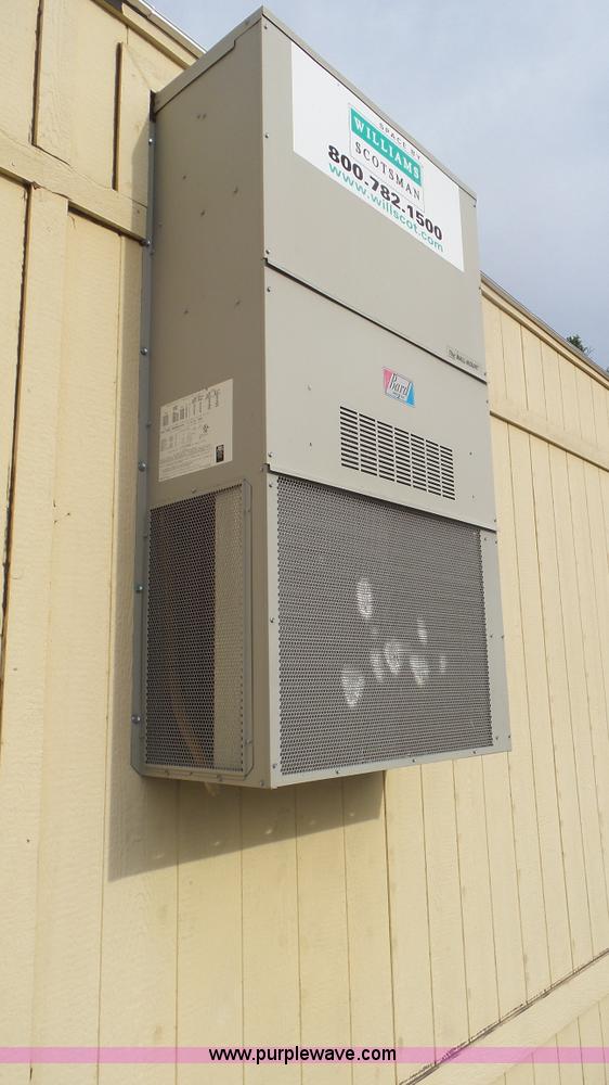 image for item L5276 2009 C&B mobile office trailer