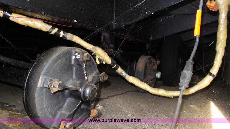 image for item L5276 2009 C&B mobile office trailer