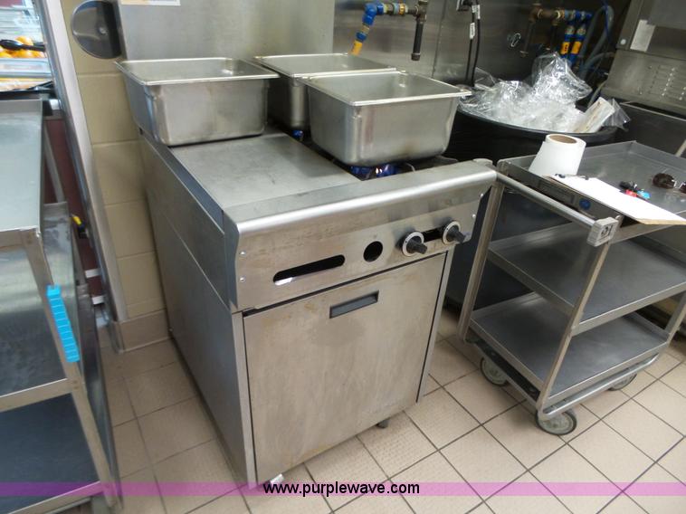 Garland stove in Des Moines, IA Item L5720 sold Purple Wave