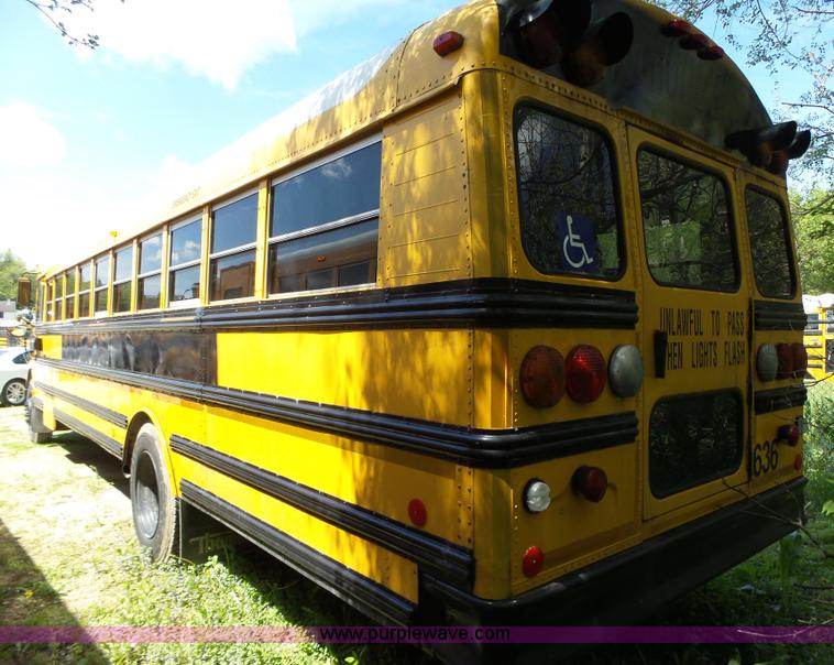 image for item L5734 2001 Freightliner FS65 school bus