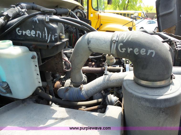 image for item L5734 2001 Freightliner FS65 school bus