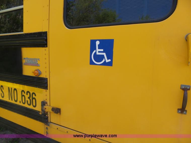 image for item L5734 2001 Freightliner FS65 school bus