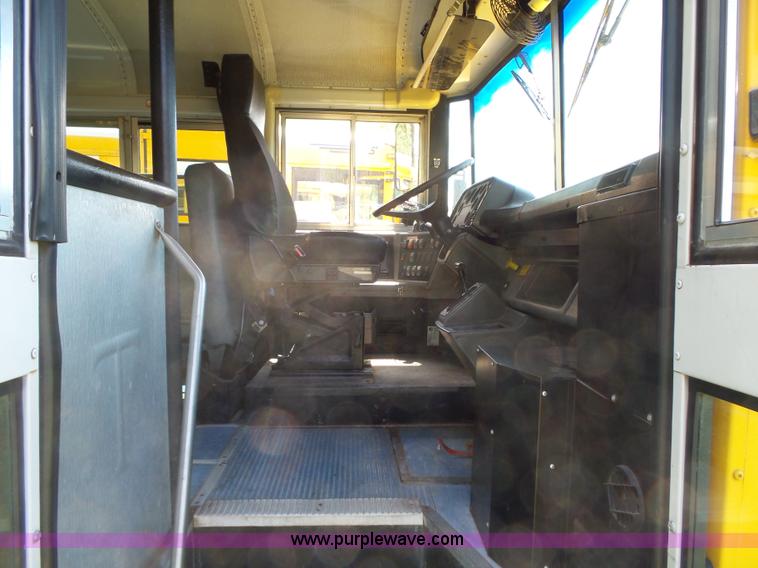 image for item L5734 2001 Freightliner FS65 school bus