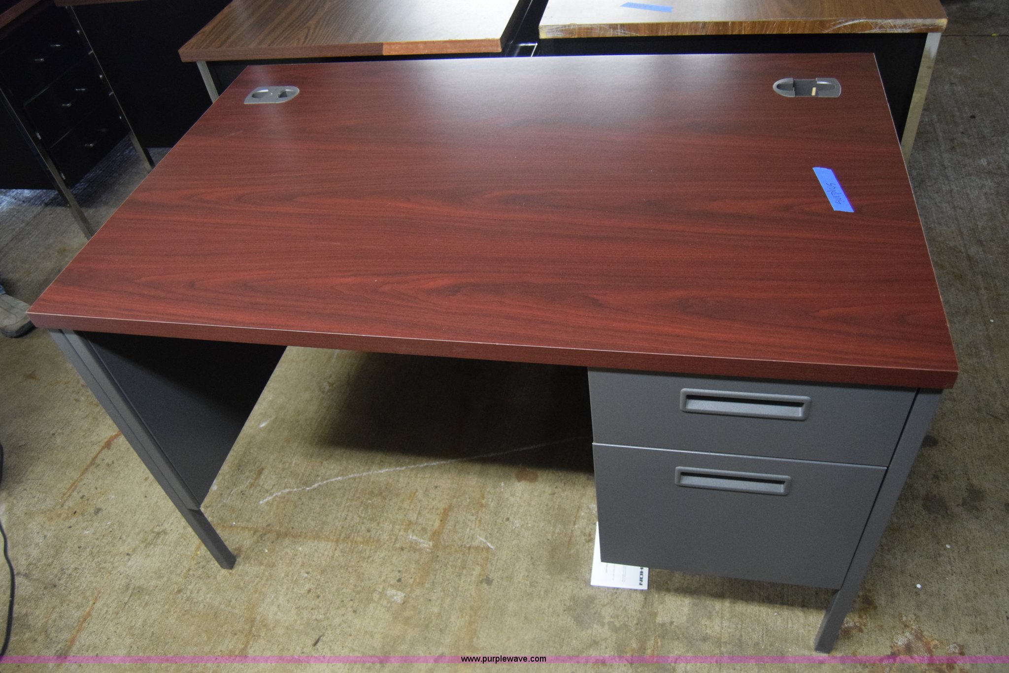 (9) metal office desks in Wichita, KS Item AR9602 sold Purple Wave