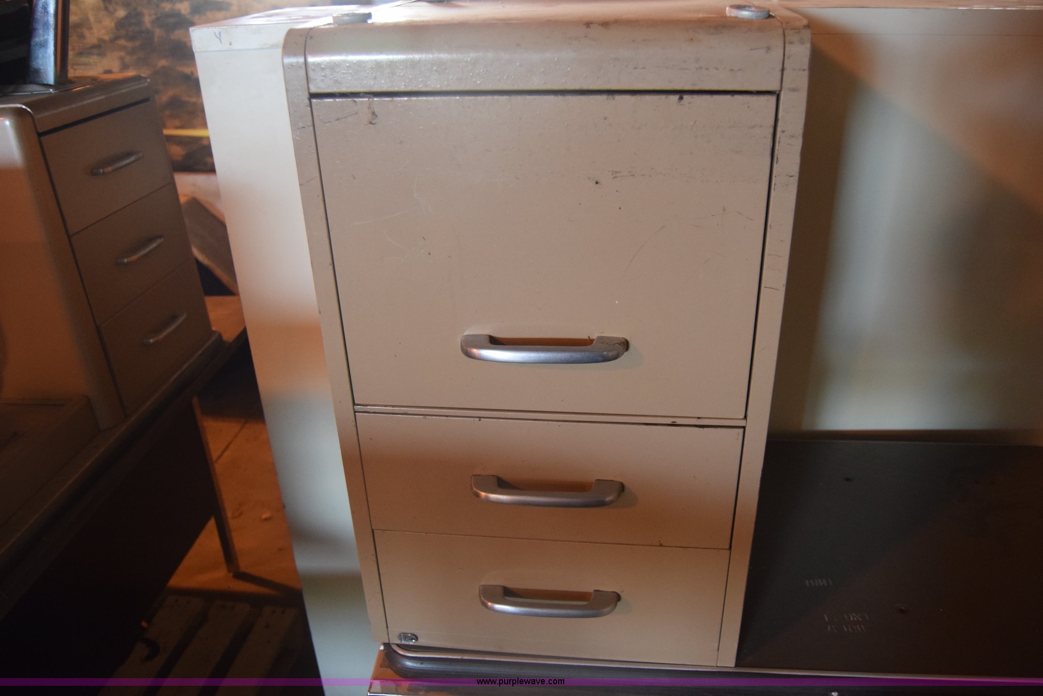 Office furniture in Hutchinson, KS Item BF9826 sold Purple Wave