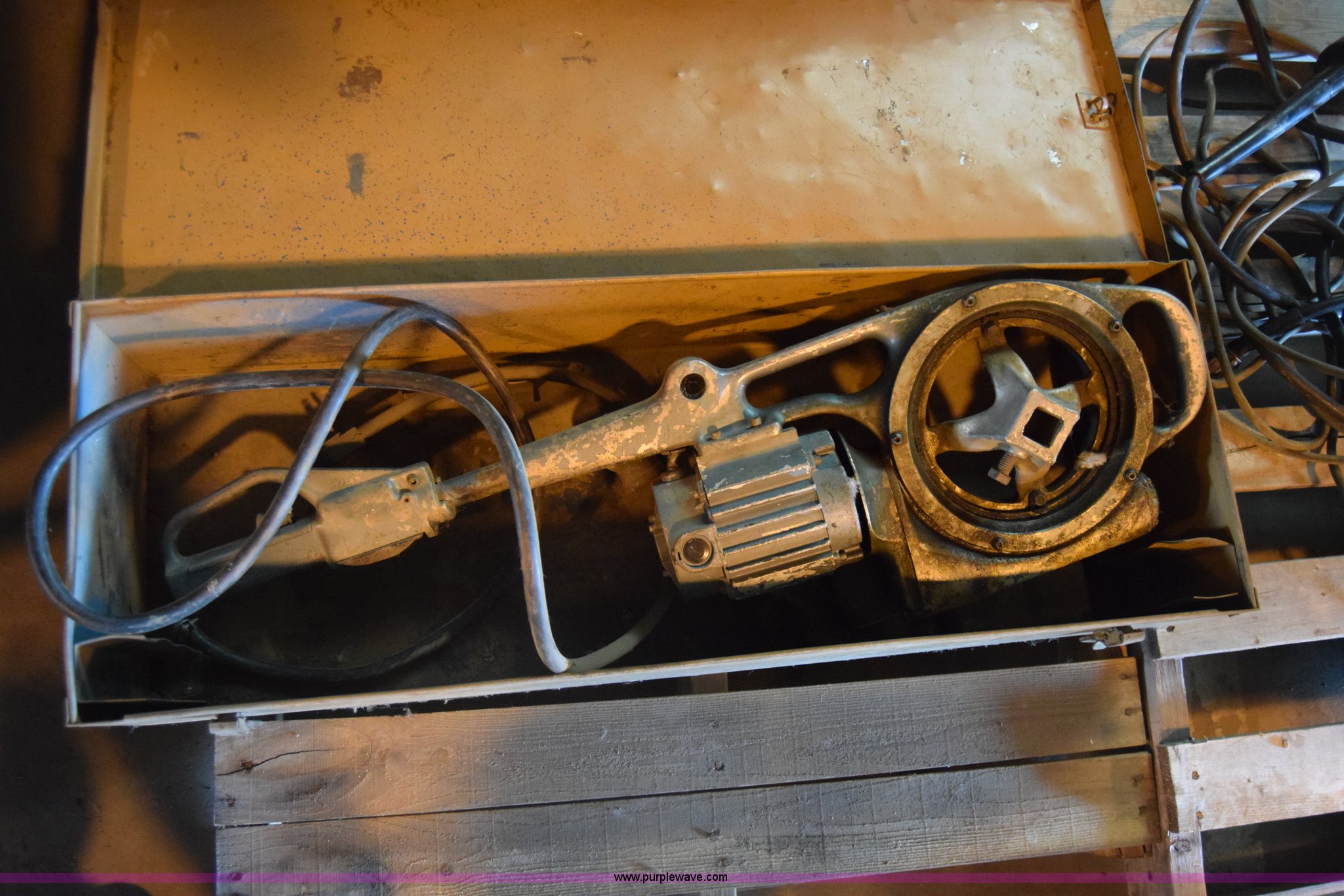 Water hydraulic valve turning machines in Hutchinson, KS Item BF9842