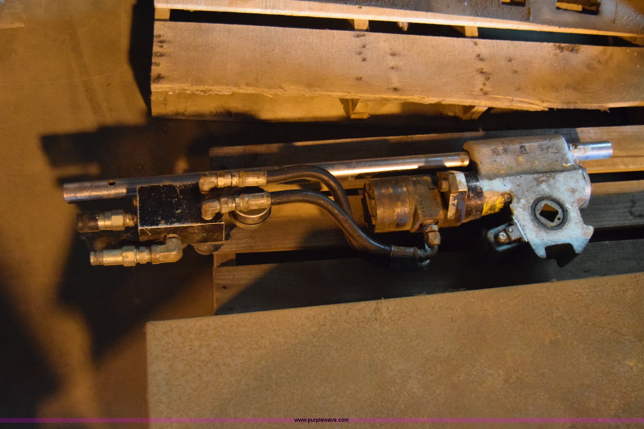 Water hydraulic valve turning machines in Hutchinson, KS Item BF9842