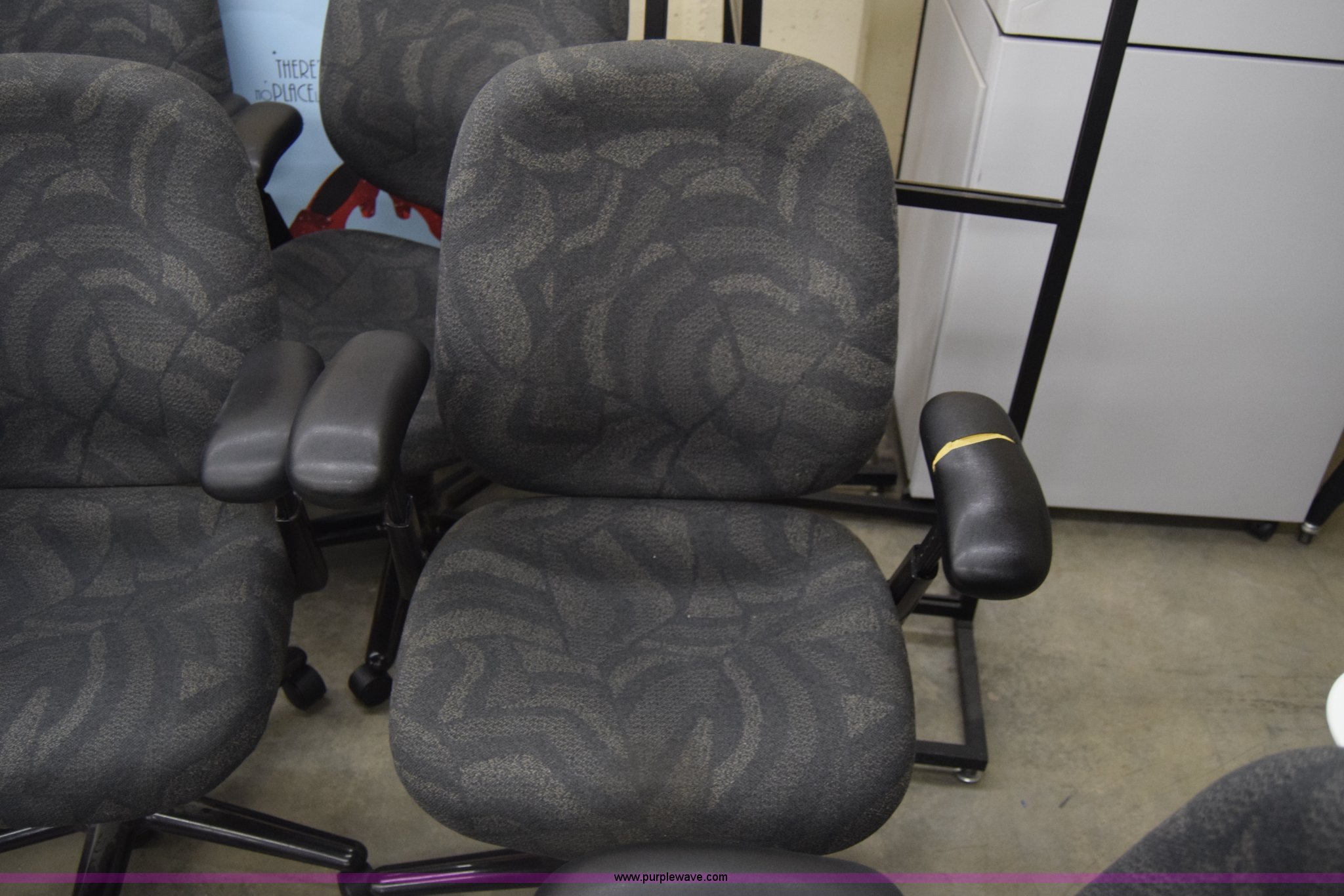 (9) office chairs in Wichita, KS Item BW9873 sold Purple Wave