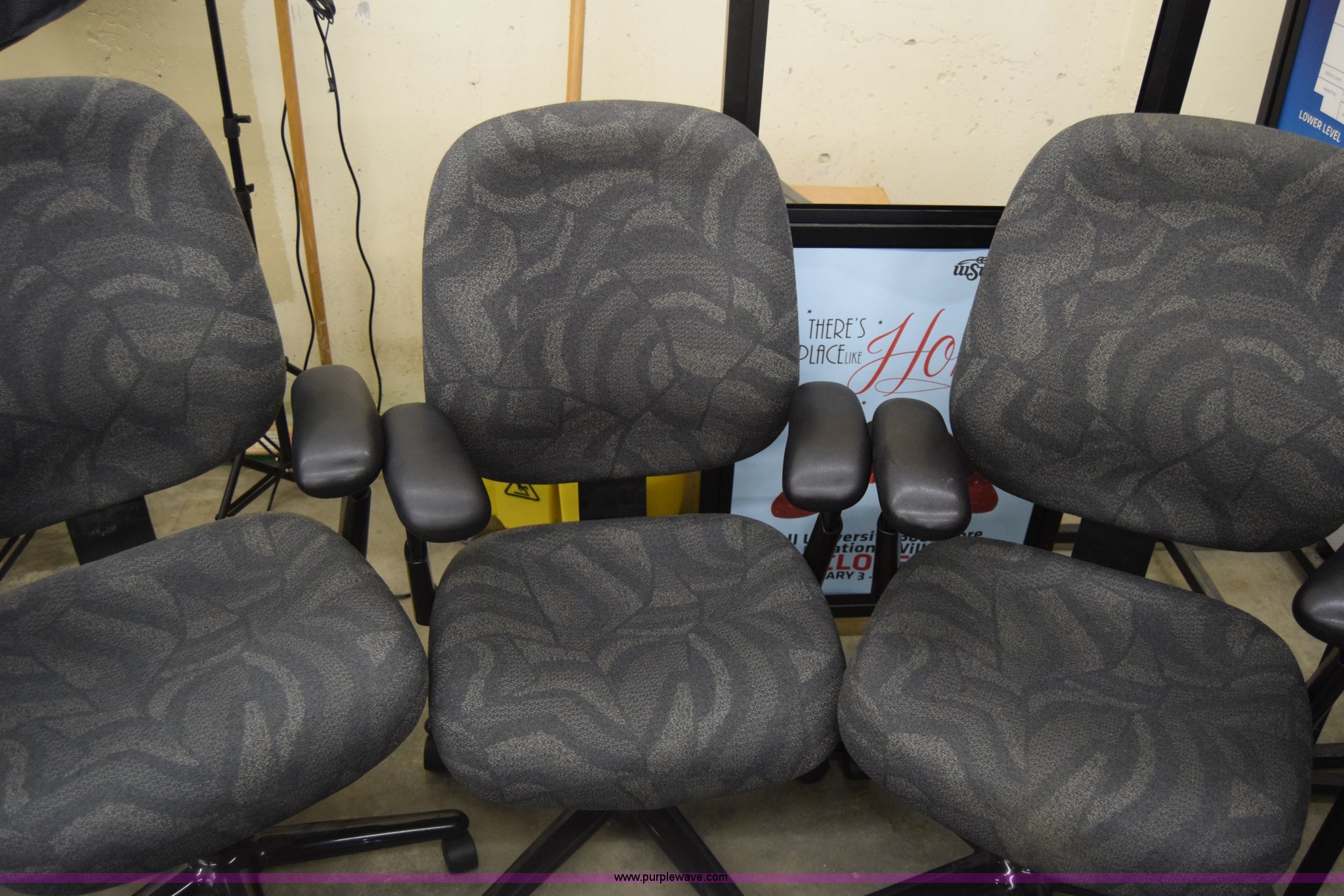 (9) office chairs in Wichita, KS Item BW9873 sold Purple Wave