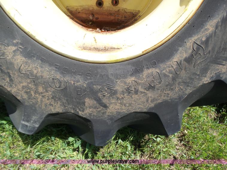 image for item AR9282 (2) 35.5L32 tires